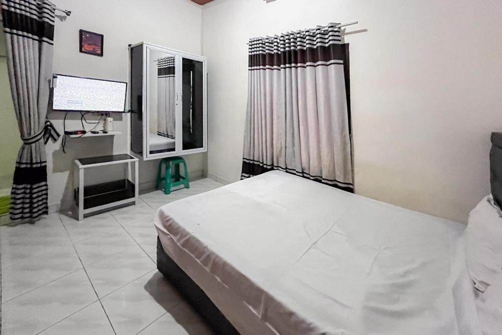 Kostel 99 Pangkal Pinang Redpartner Hotel Ngoại thất bức ảnh
