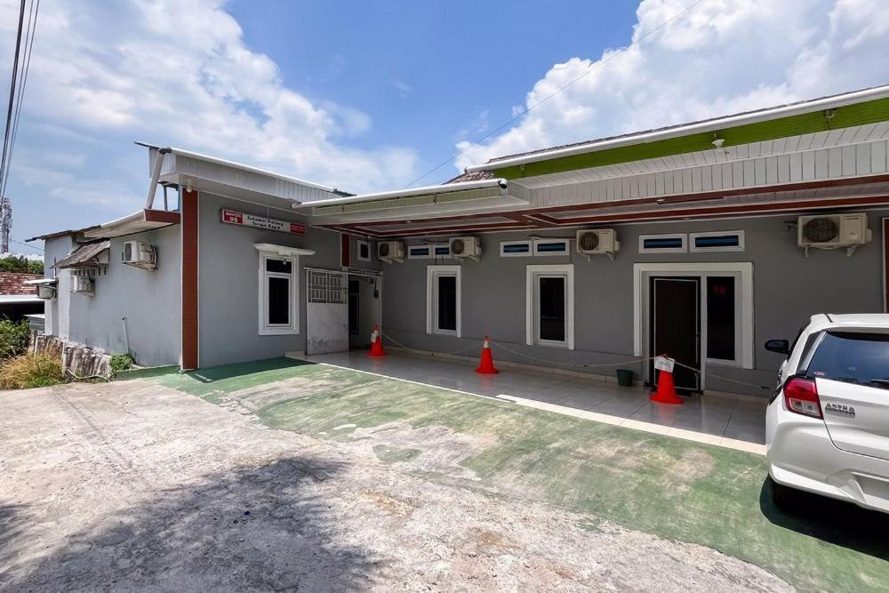 Kostel 99 Pangkal Pinang Redpartner Hotel Ngoại thất bức ảnh