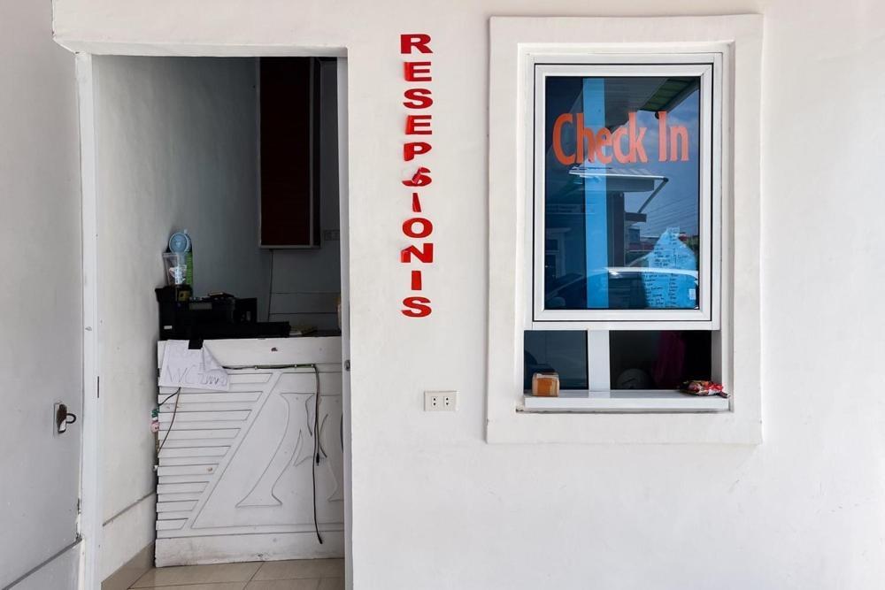 Kostel 99 Pangkal Pinang Redpartner Hotel Ngoại thất bức ảnh